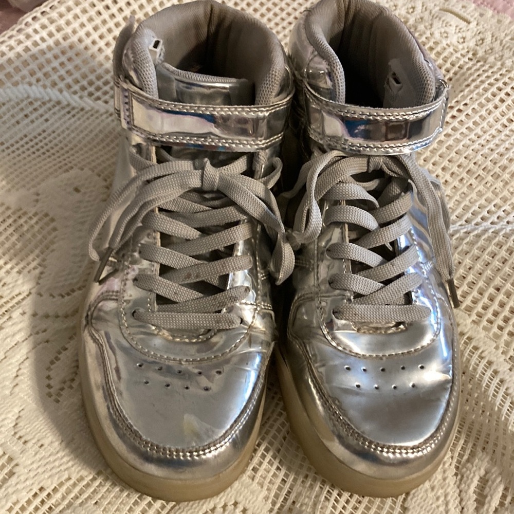 Galaxy Gold Products Silver Sneakers Sleek Design